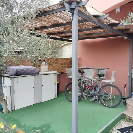 Villa Les Cigales * Les Angles (Gard)
